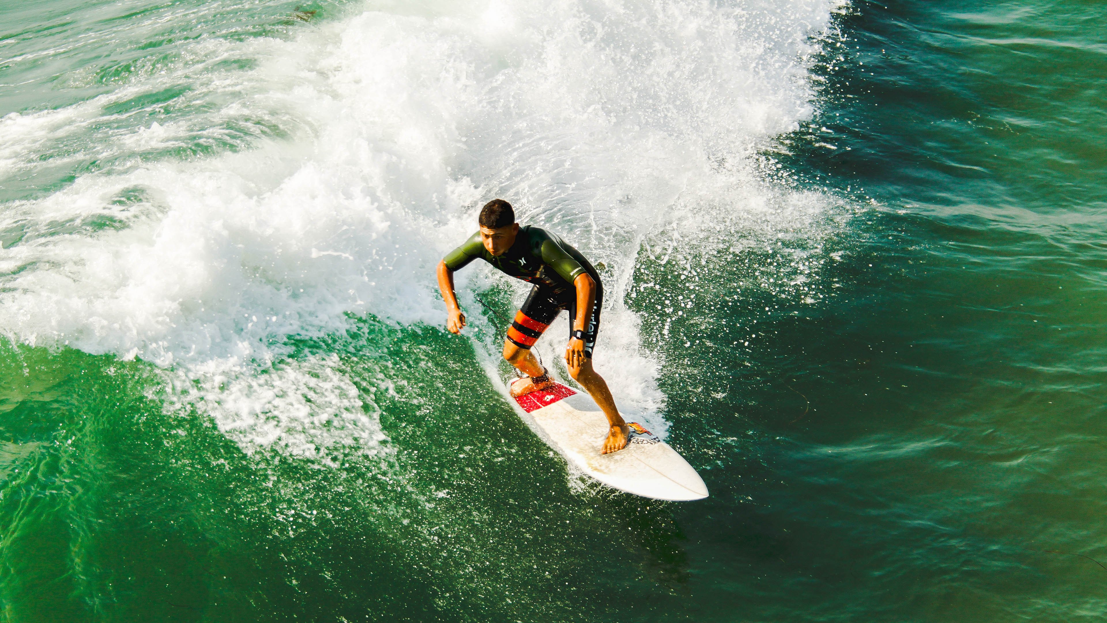 开云下载-英超球队引入高强度冲刺分区模型优化中前场压迫策略，英超球队战术