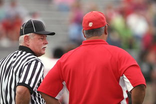 开云网页版-教练战术布置频繁调整引发讨论，教练在布置战术时讲到了常用的比赛阵型