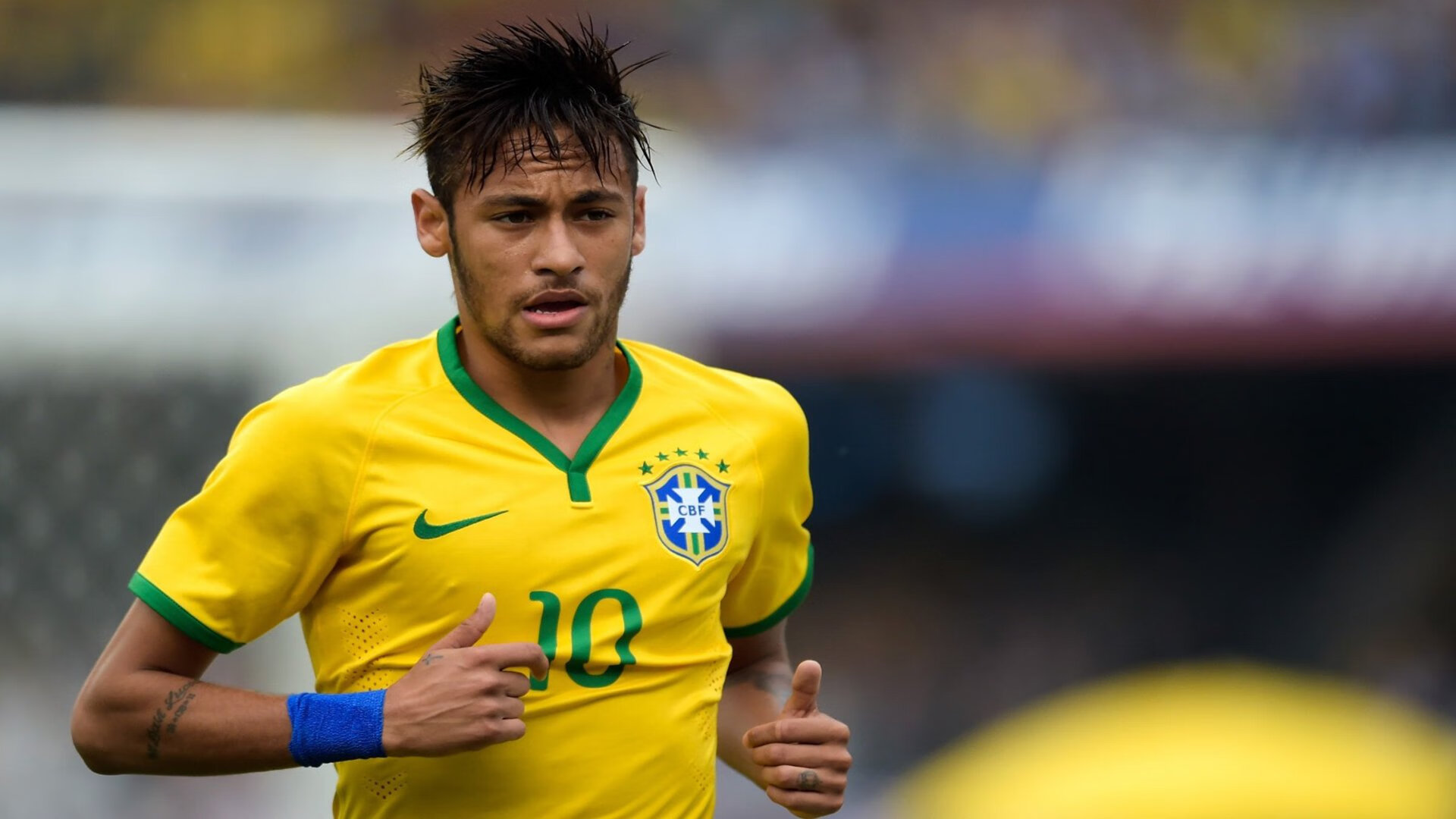 英超裁判判罚的争议不断，赛后辩论热烈，2021赛季英超裁判